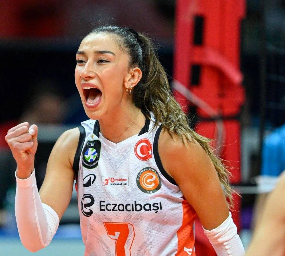 Fenerbahçe'den yılın transferi: Hande Baladın 3
